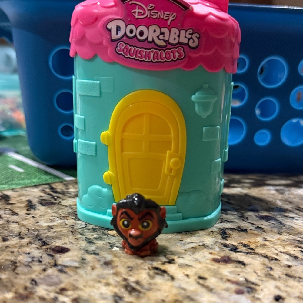 Disney Doorables Squishalot